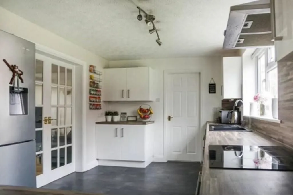 Long Eaton, Nottinghamshire, NG10 3QJ - Online Auctions