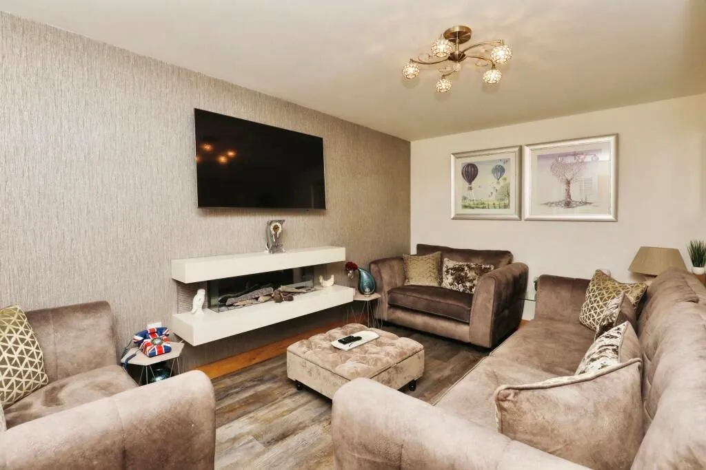 Bootle, Merseyside, L20 6GJ - Online Auctions