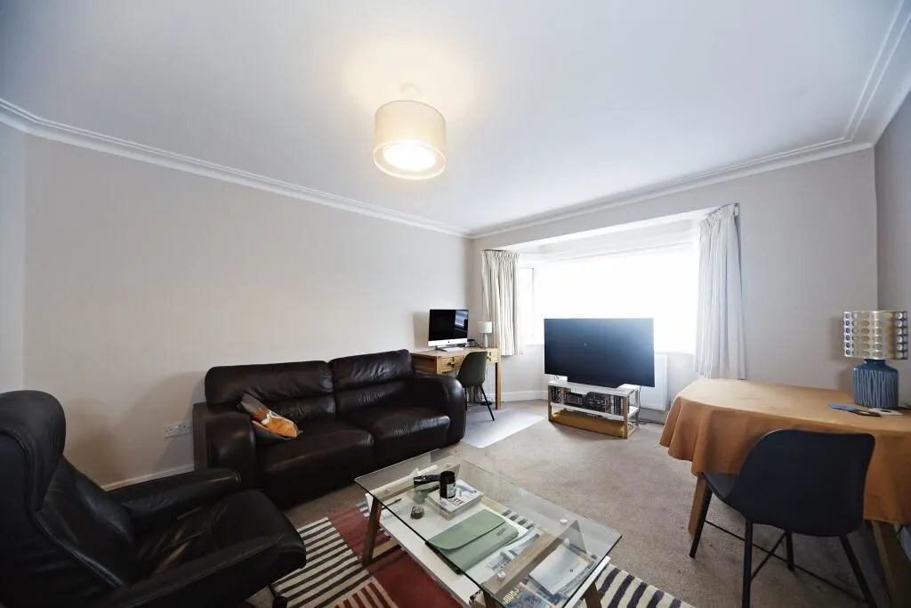 Streatham Court, Streatham High Road, London, SW16 1DL - Online Auctions