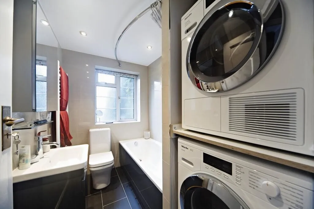 Streatham Court, Streatham High Road, London, SW16 1DL - Online Auctions