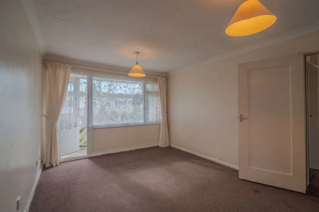 Solihull, West Midlands, B92 8TA - Online Auctions
