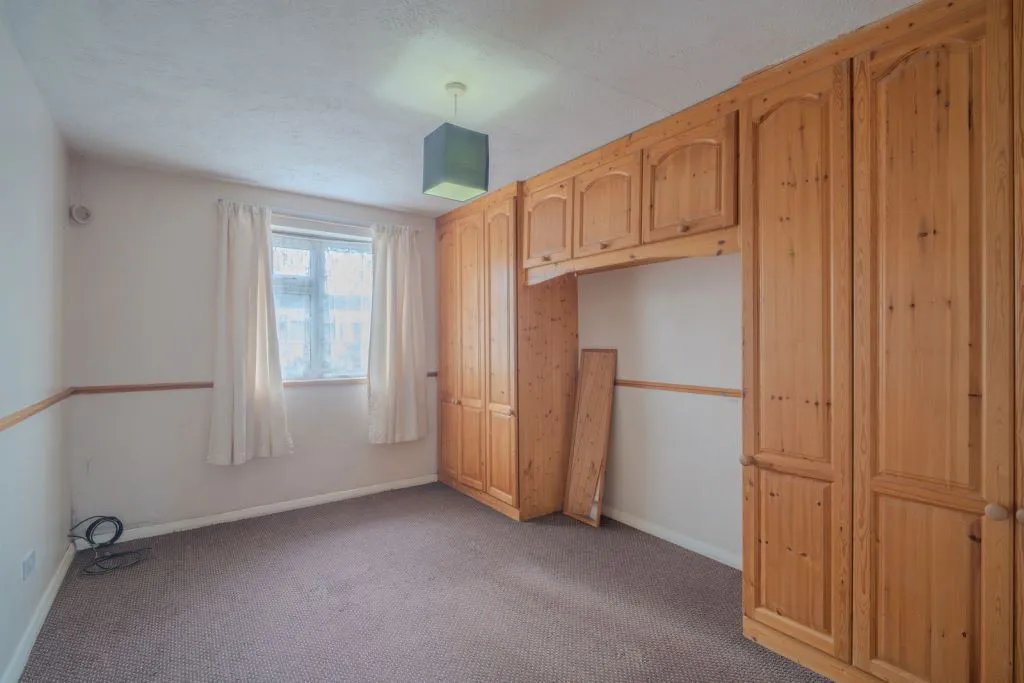 Solihull, West Midlands, B92 8TA - Online Auctions