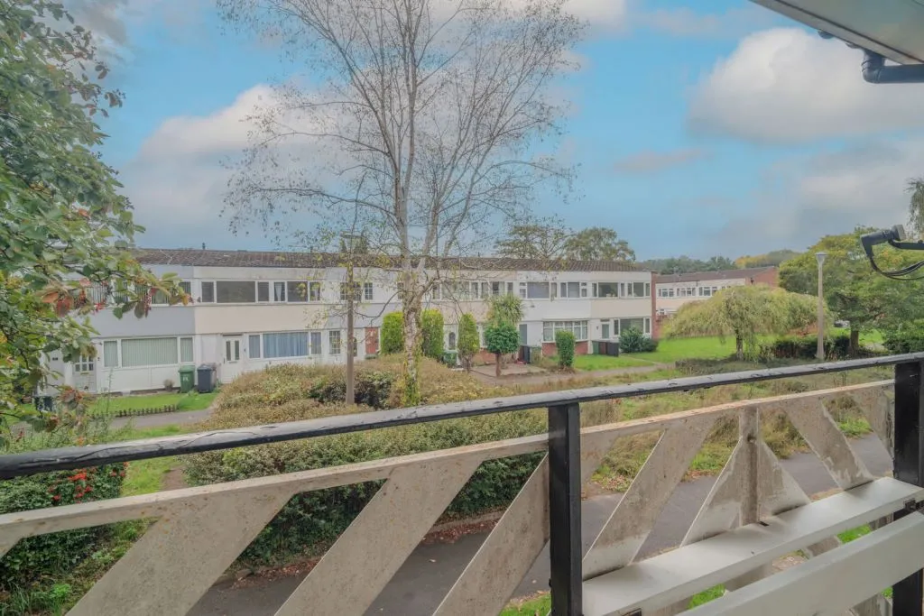 Solihull, West Midlands, B92 8TA - Online Auctions