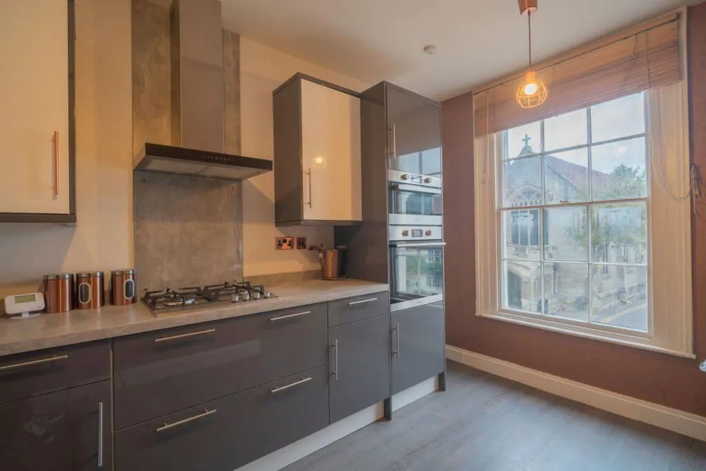 108 High Street, Henley-in-Arden, West Midlands, B95 5BY - Online Auctions