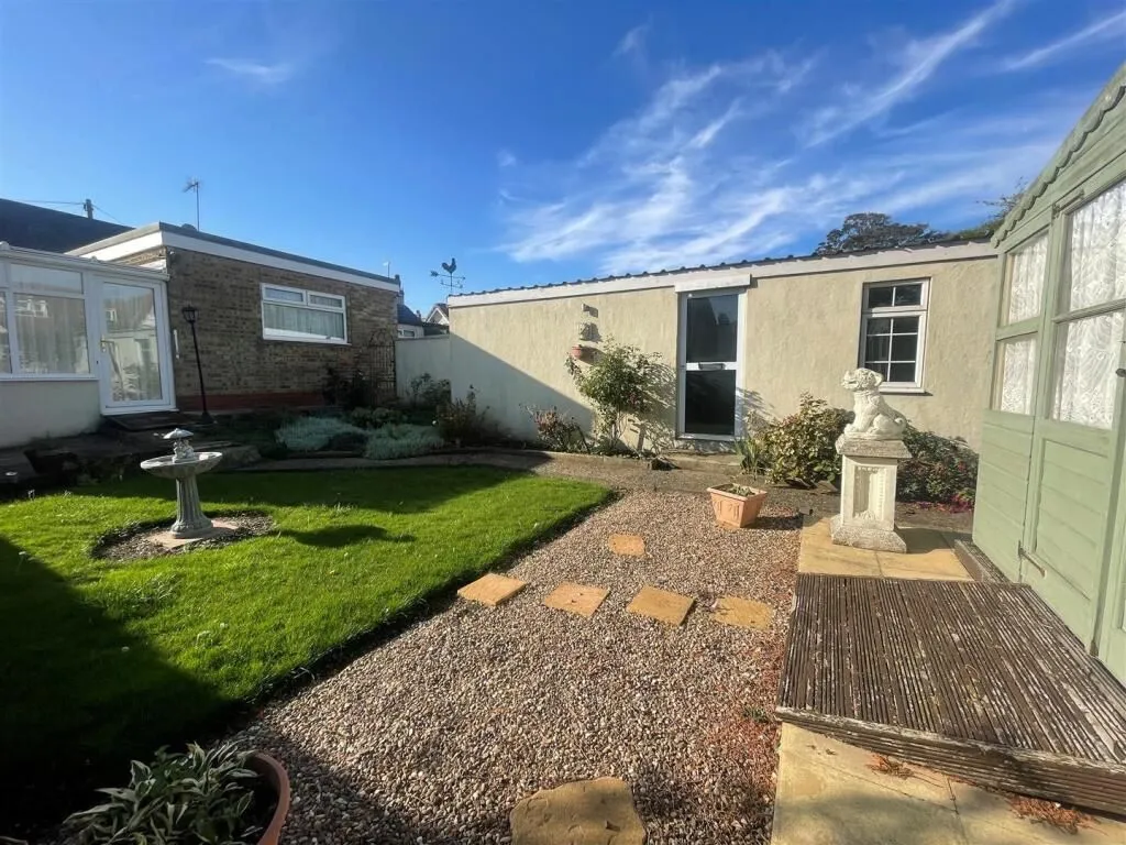 Hornsea, North Humberside, HU18 1JQ - Online Auctions