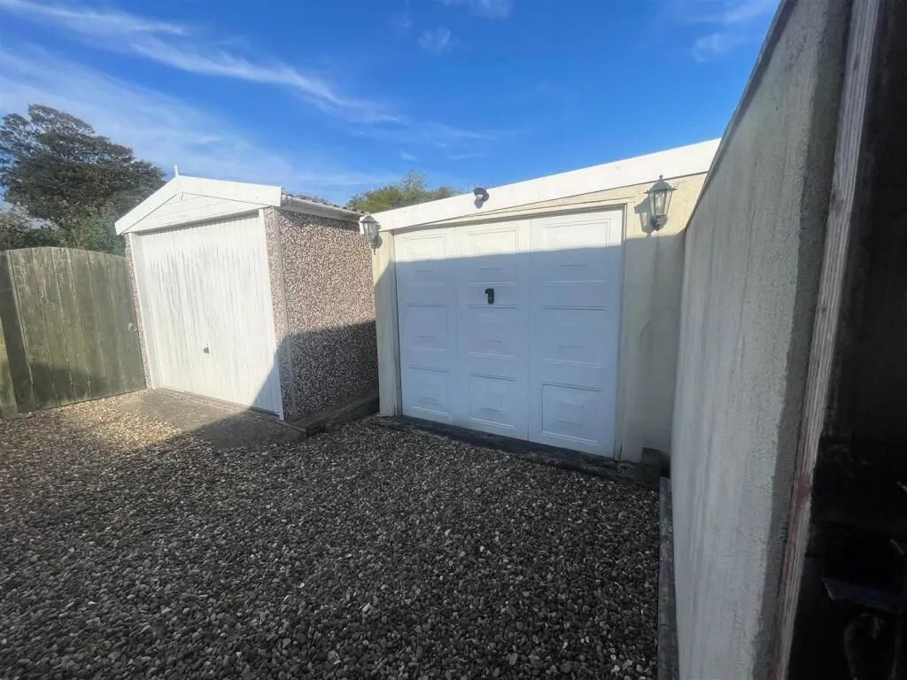 Hornsea, North Humberside, HU18 1JQ - Online Auctions