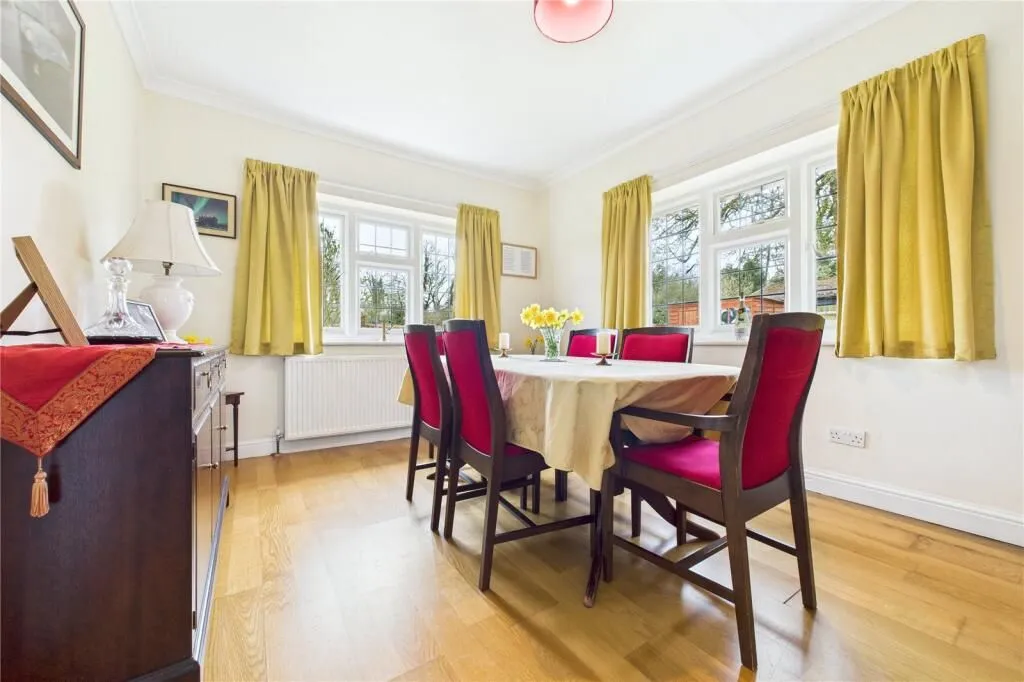 Bowden Green, Pangbourne, Reading, Berkshire, RG8 8JL - Online Auctions