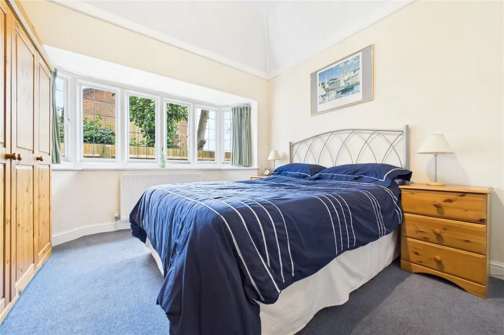 Bowden Green, Pangbourne, Reading, Berkshire, RG8 8JL - Online Auctions