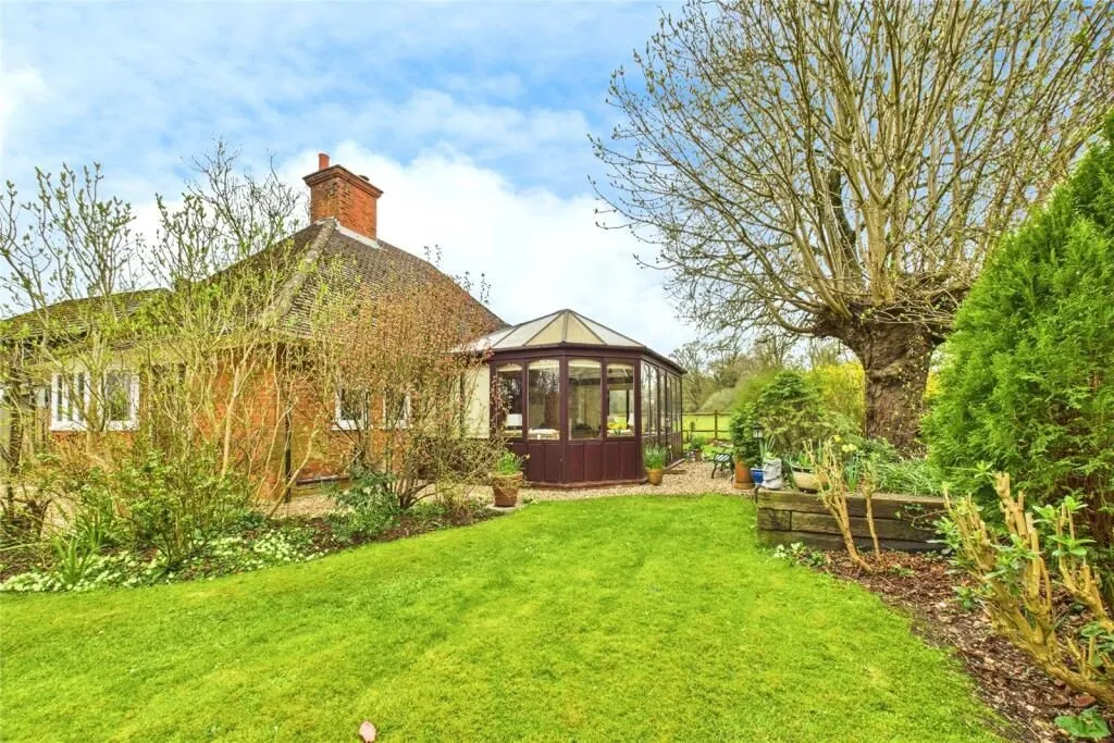 Bowden Green, Pangbourne, Reading, Berkshire, RG8 8JL - Online Auctions