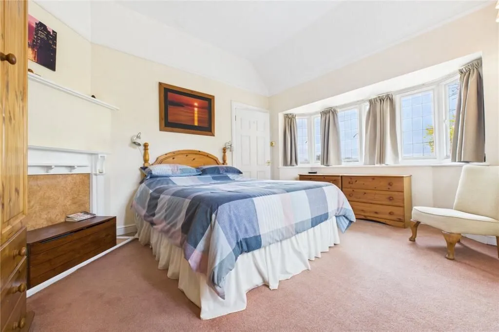 Bowden Green, Pangbourne, Reading, Berkshire, RG8 8JL - Online Auctions
