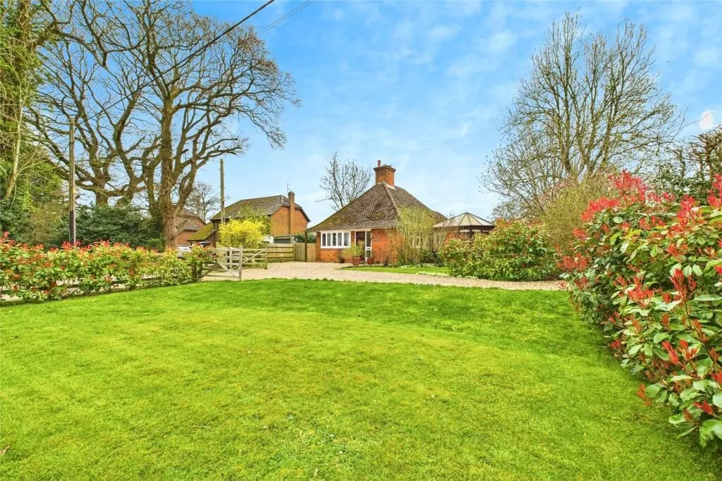 Bowden Green, Pangbourne, Reading, Berkshire, RG8 8JL - Online Auctions