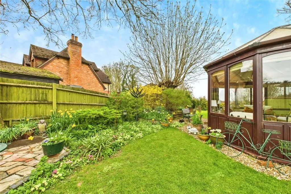 Bowden Green, Pangbourne, Reading, Berkshire, RG8 8JL - Online Auctions