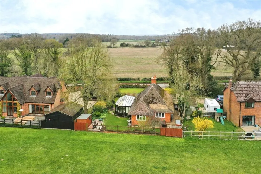 Bowden Green, Pangbourne, Reading, Berkshire, RG8 8JL - Online Auctions