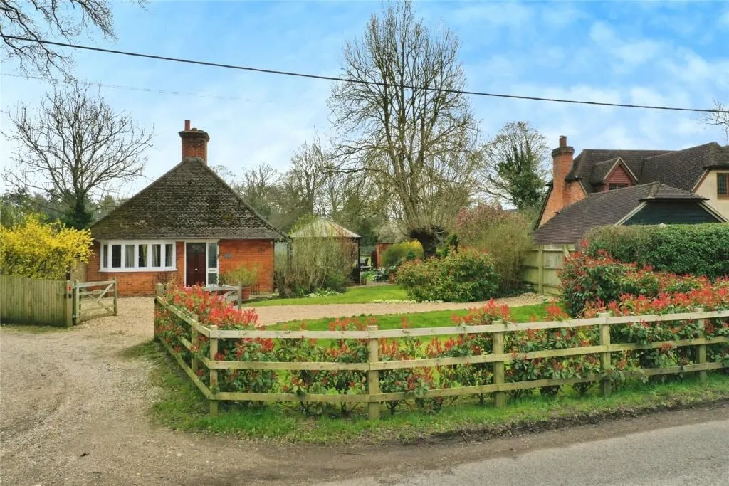 Bowden Green, Pangbourne, Reading, Berkshire, RG8 8JL - Online Auctions