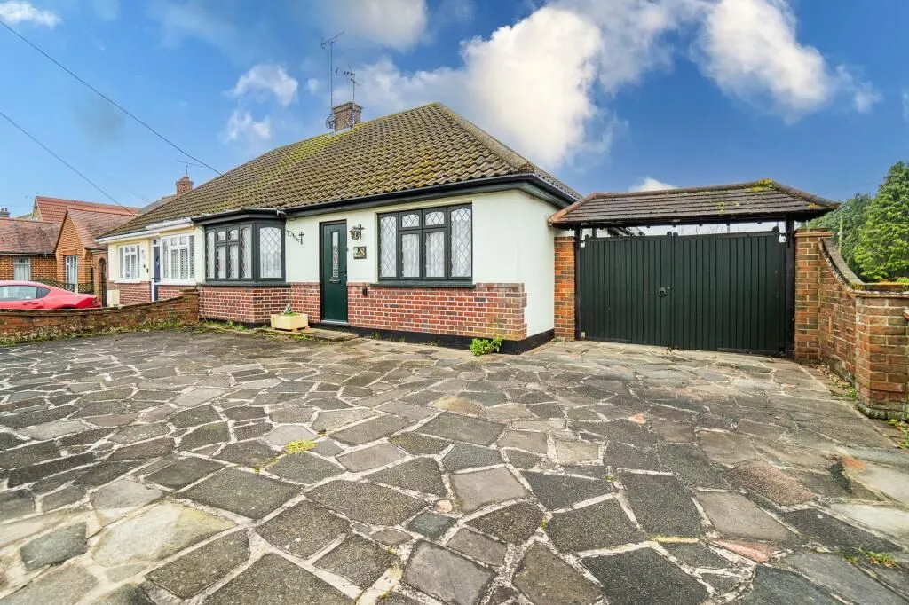 Hockley, Essex, SS5 4DG - Online Auctions