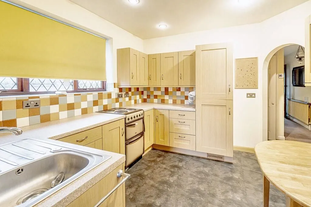 Hockley, Essex, SS5 4DG - Online Auctions
