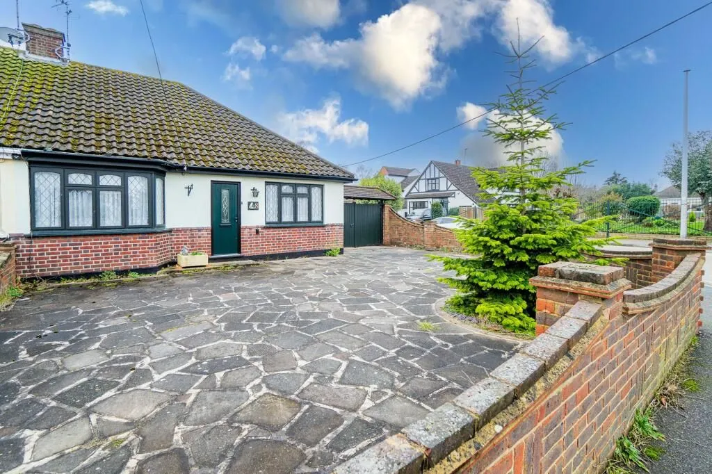 Hockley, Essex, SS5 4DG - Online Auctions