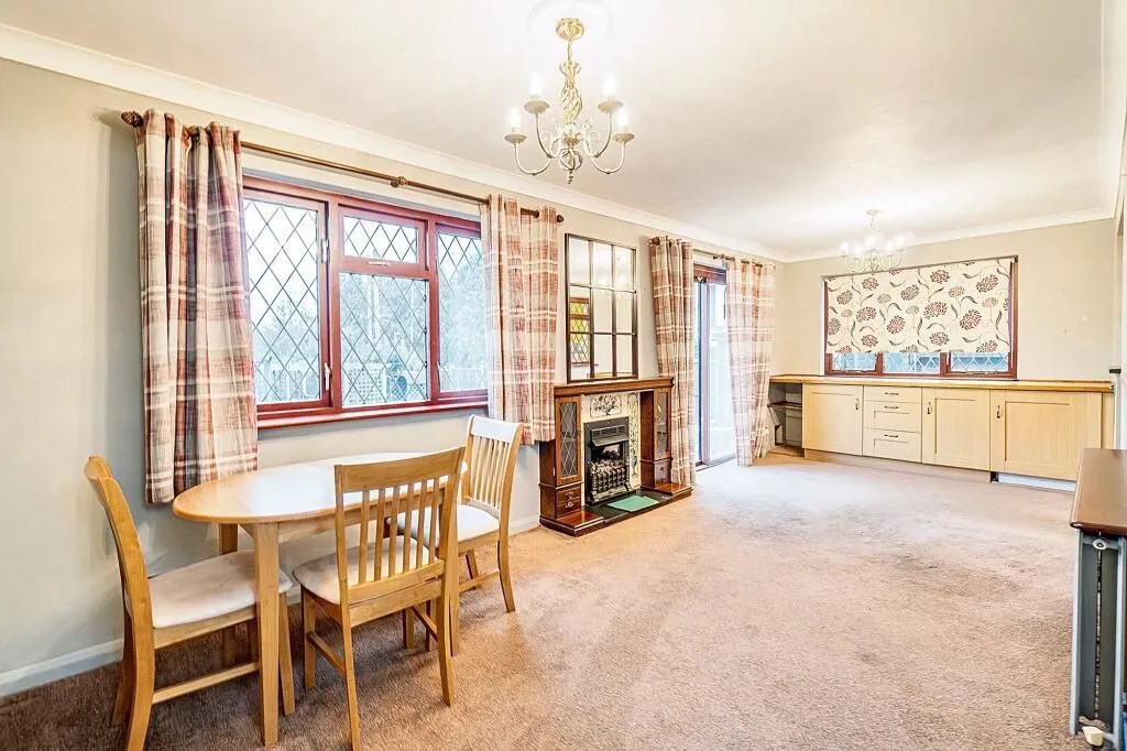 Hockley, Essex, SS5 4DG - Online Auctions