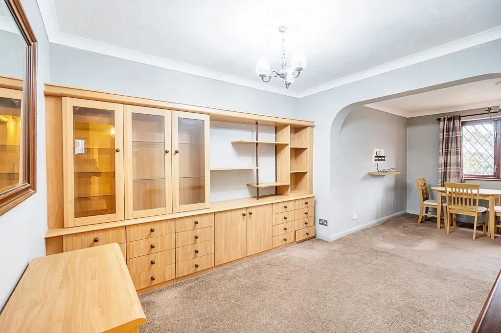 Hockley, Essex, SS5 4DG - Online Auctions