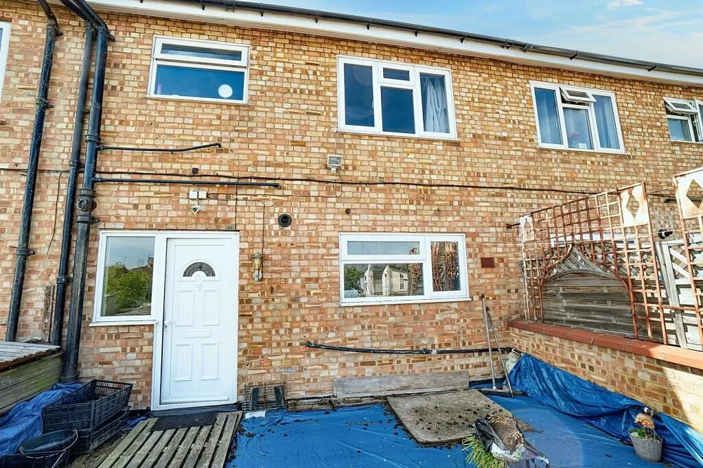 Shoeburyness, Southend-on-Sea, Essex, SS3 9DS - Online Auctions