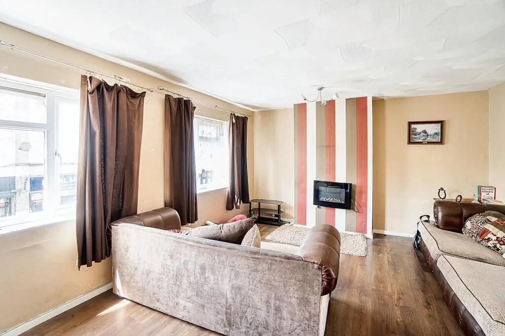 Shoeburyness, Southend-on-Sea, Essex, SS3 9DS - Online Auctions