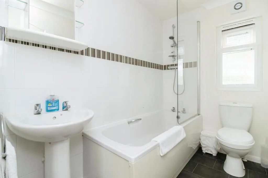 Tavistock Road, Okehampton, Devon, EX20 4LR - Online Auctions