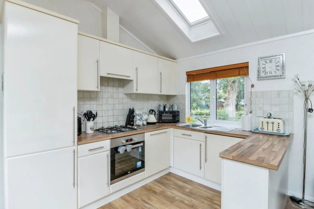Tavistock Road, Okehampton, Devon, EX20 4LR - Online Auctions
