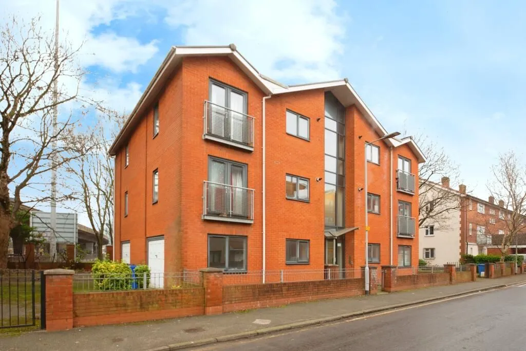 Manchester, Lancashire, M15 6AH - Online Auctions