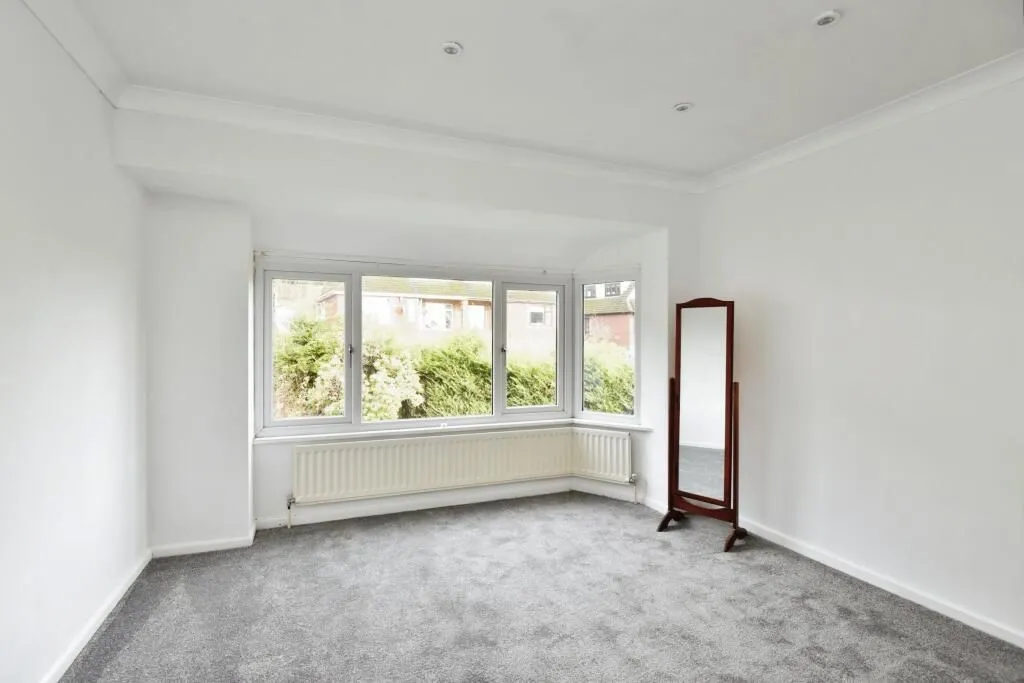 Longton, Stoke-on-Trent, Staffordshire, ST3 5HT - Online Auctions