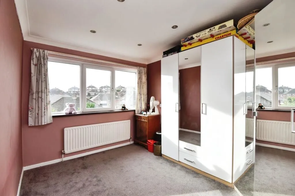 Longton, Stoke-on-Trent, Staffordshire, ST3 5HT - Online Auctions