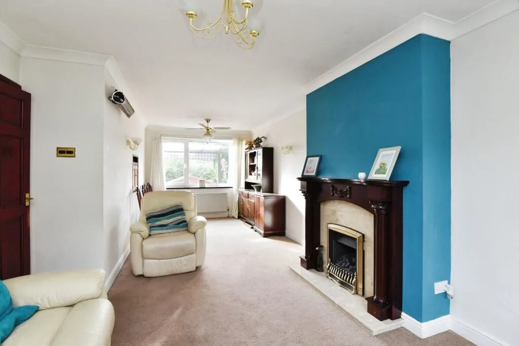 Longton, Stoke-on-Trent, Staffordshire, ST3 5HT - Online Auctions