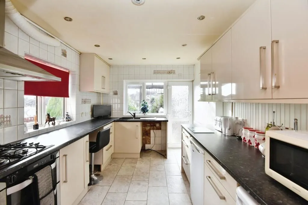 Longton, Stoke-on-Trent, Staffordshire, ST3 5HT - Online Auctions