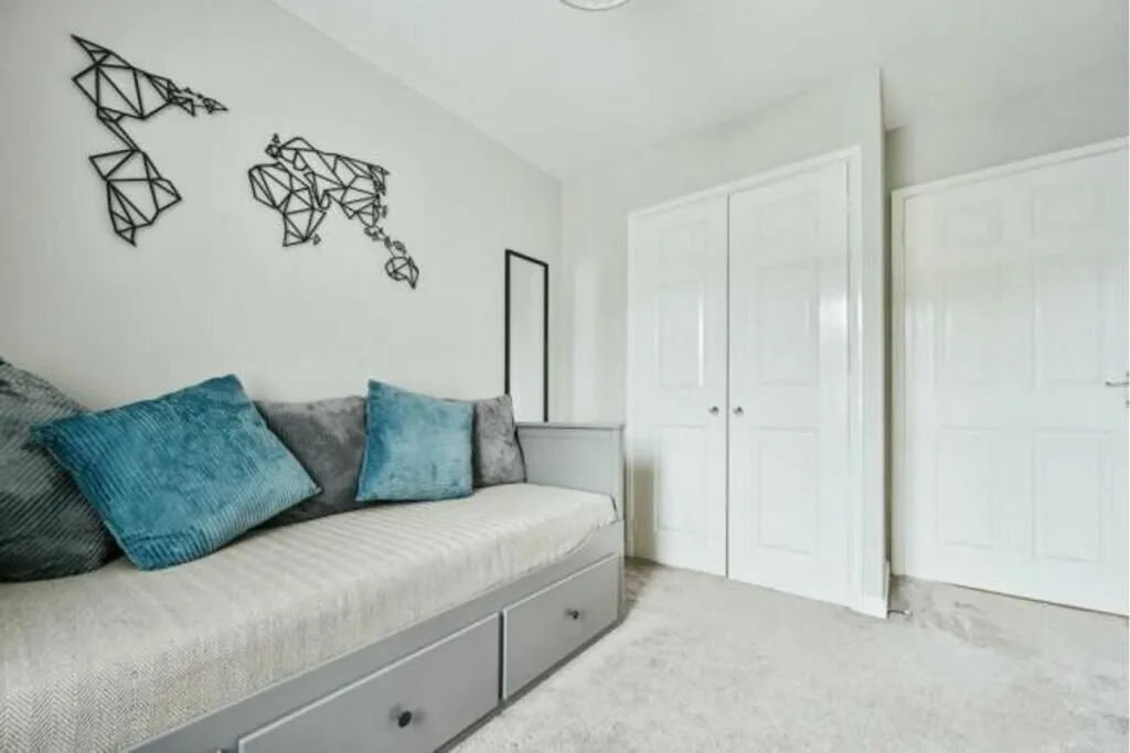 Trunkfield Meadow, Lichfield, Staffordshire, WS13 8FN - Online Auctions