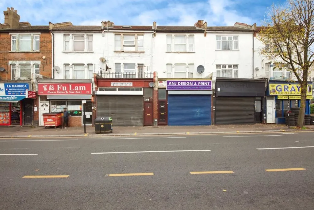London, E17 6HE - Online Properties