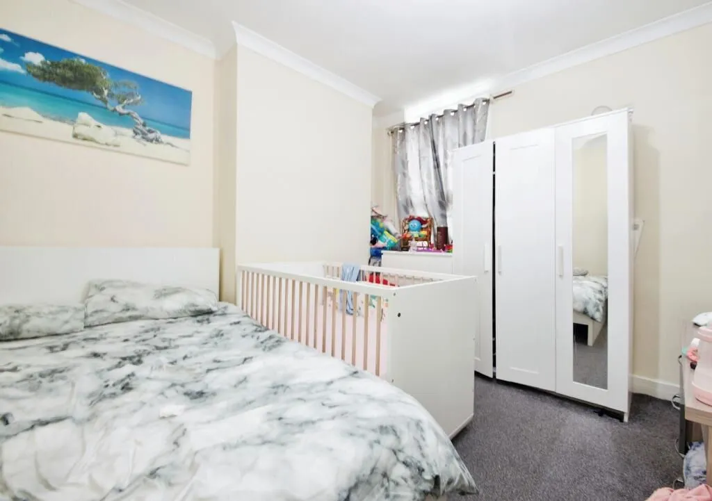 London, E17 6HE - Online Properties