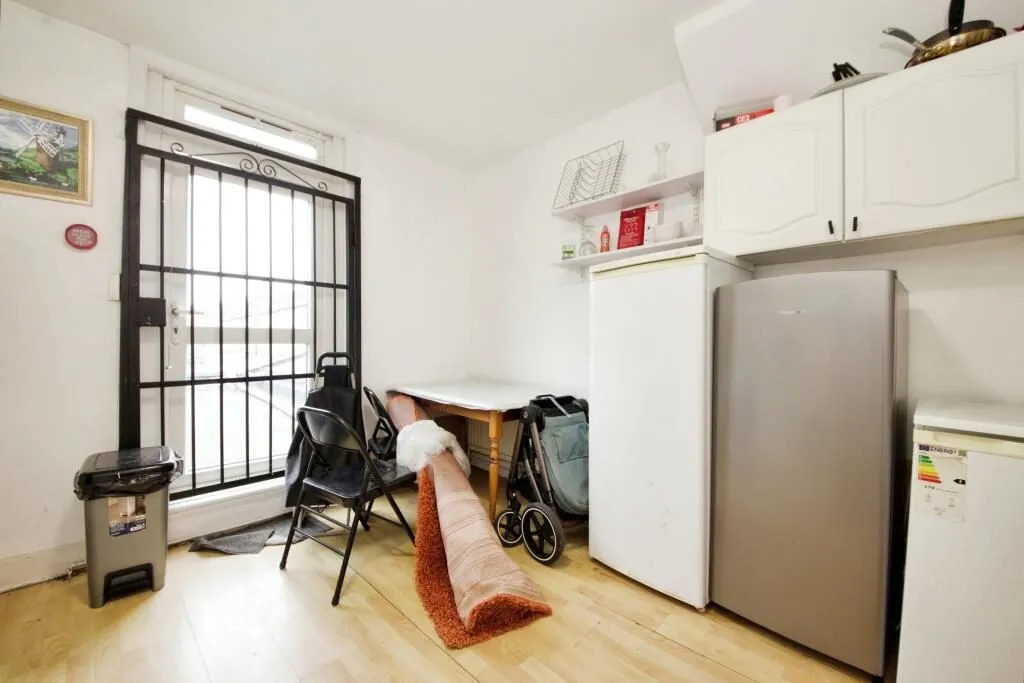 London, E17 6HE - Online Properties