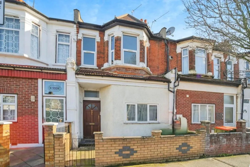 London, E12 6JX - Online Auctions
