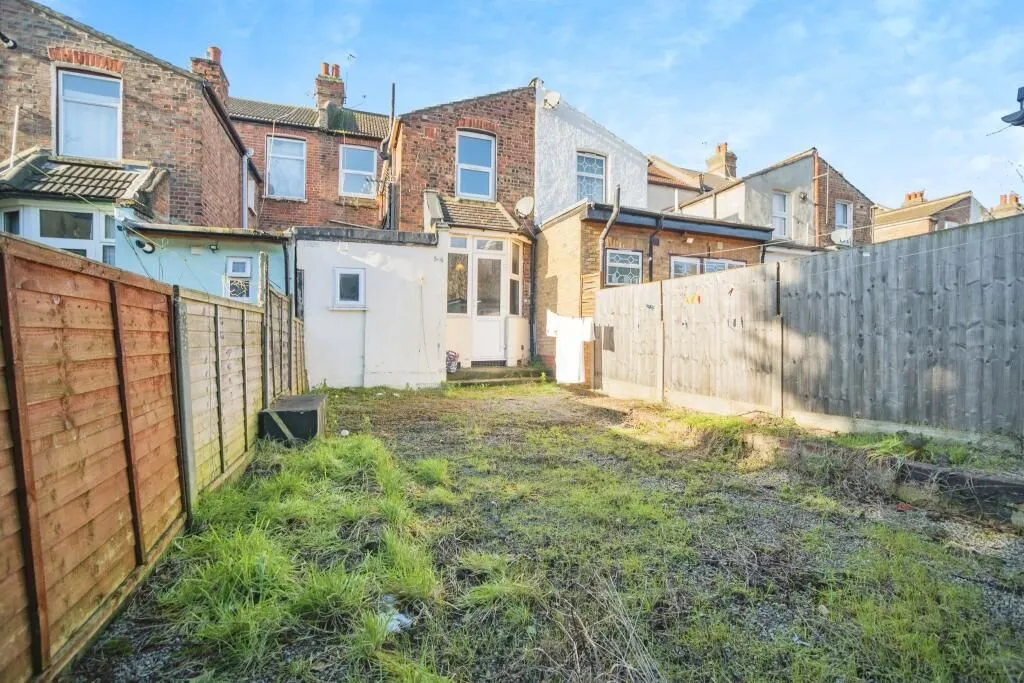 London, E12 6JX - Online Auctions