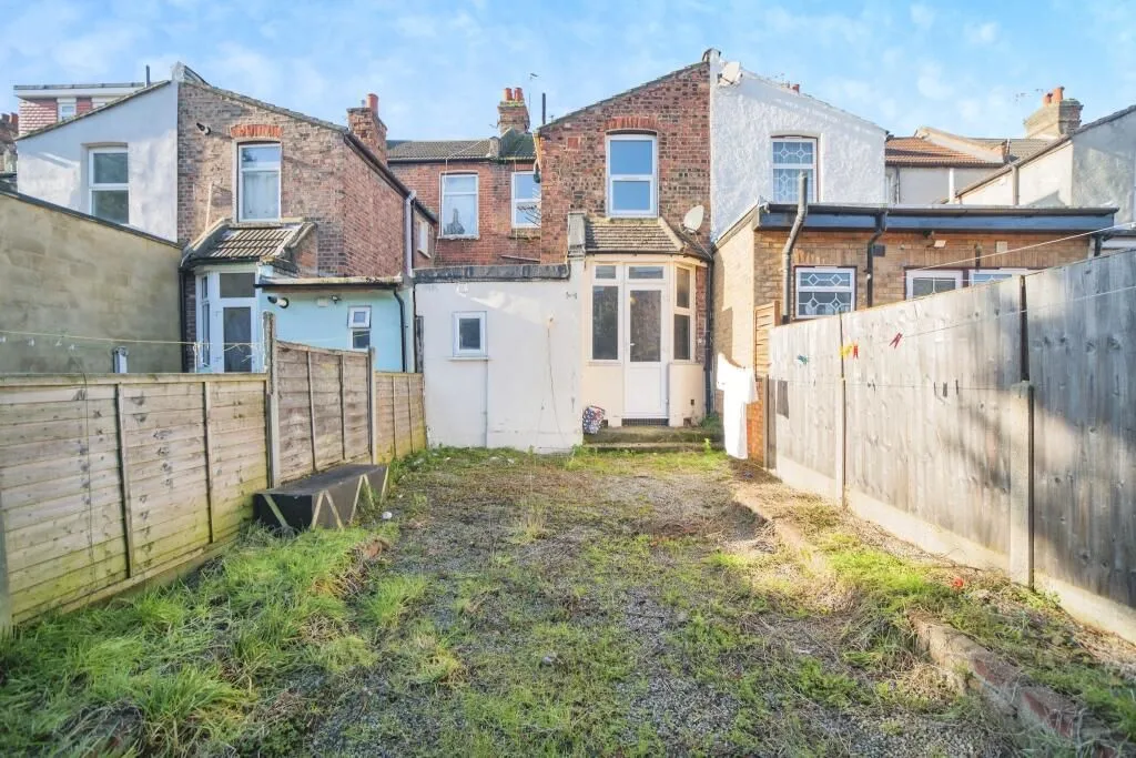 London, E12 6JX - Online Auctions
