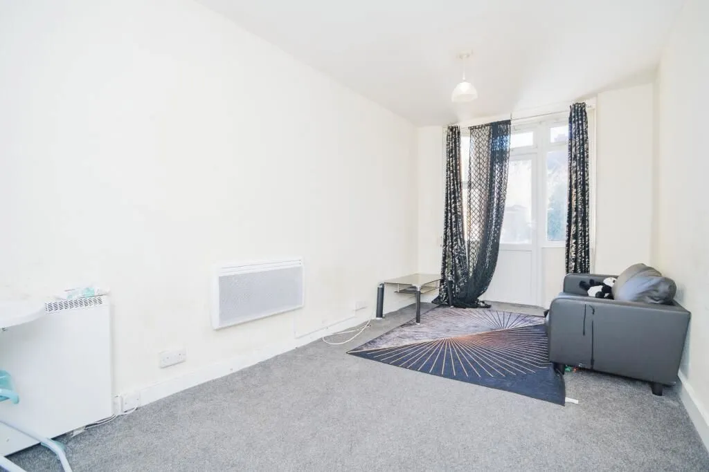 London, E12 6JX - Online Auctions