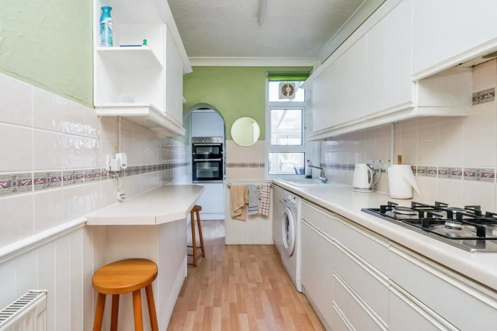 Portsmouth, Hampshire, PO3 6DG - Online Auctions
