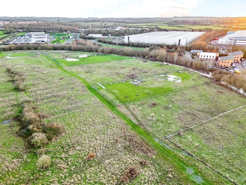 Northampton, Northamptonshire, Northamptonshire, NN4 9DG - Online Auctions