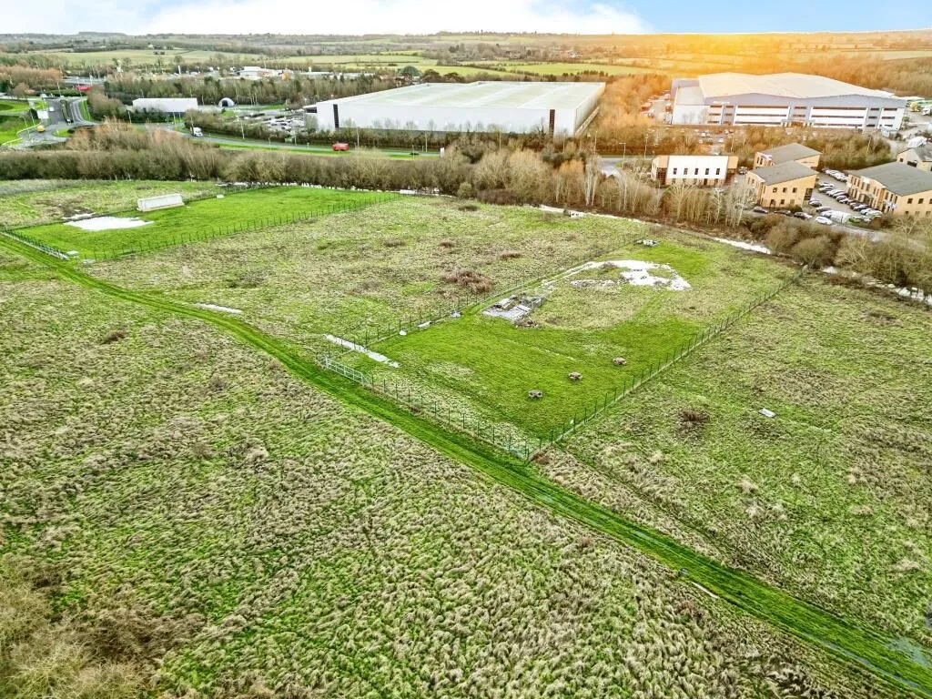 Northampton, Northamptonshire, Northamptonshire, NN4 9DG - Online Auctions