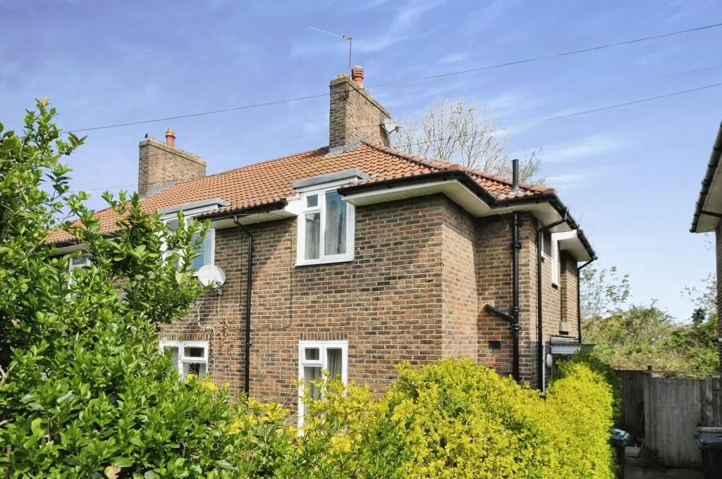 London, SE6 3SW - Online Auctions