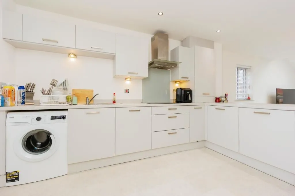 Manchester, Lancashire, M18 7FS - Online Auctions