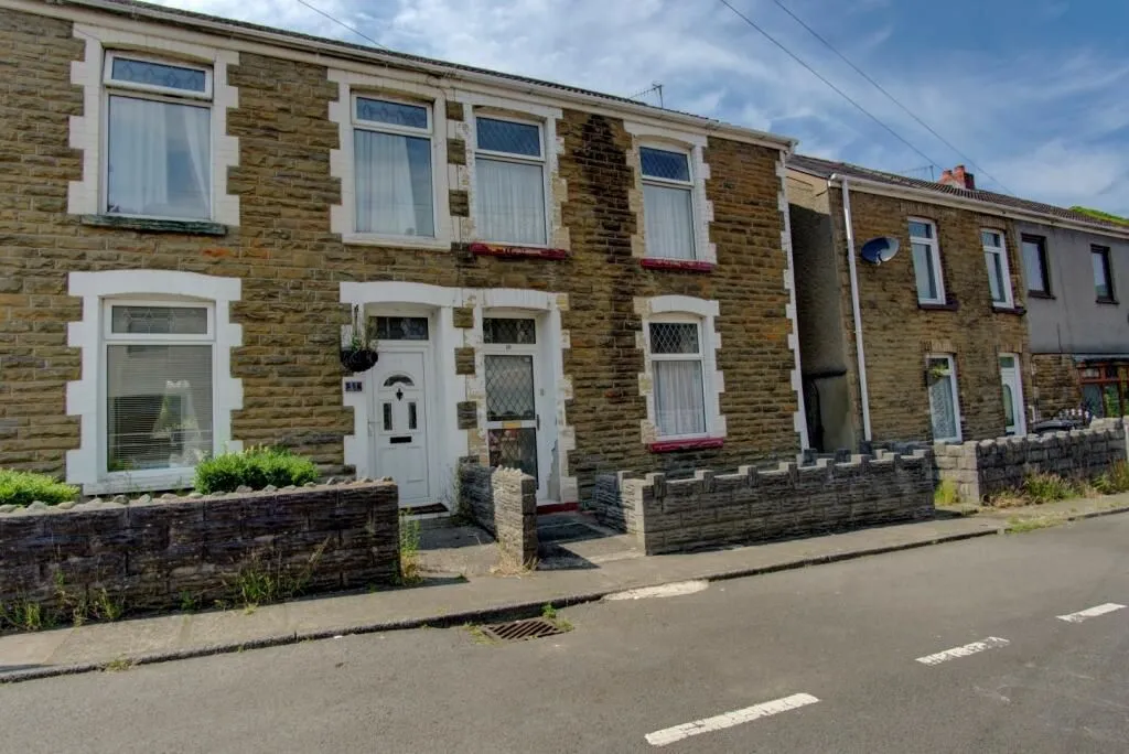 Skewen, Neath, West Glamorgan, SA10 6HB - Online Properties