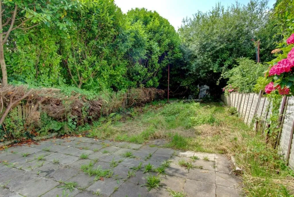 Skewen, Neath, West Glamorgan, SA10 6HB - Online Properties