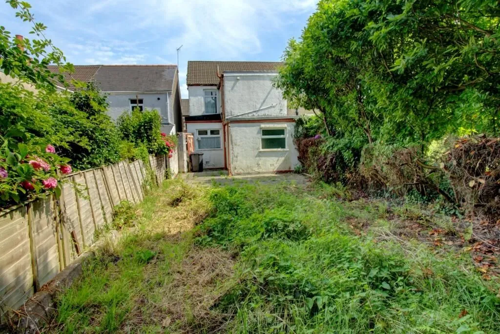 Skewen, Neath, West Glamorgan, SA10 6HB - Online Properties