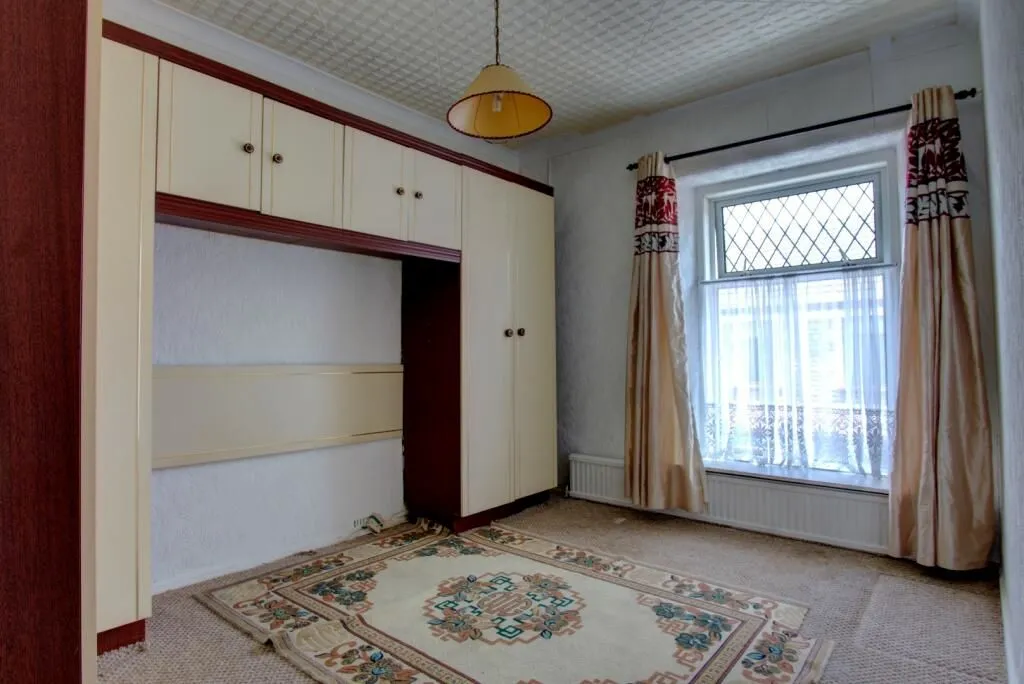 Skewen, Neath, West Glamorgan, SA10 6HB - Online Properties