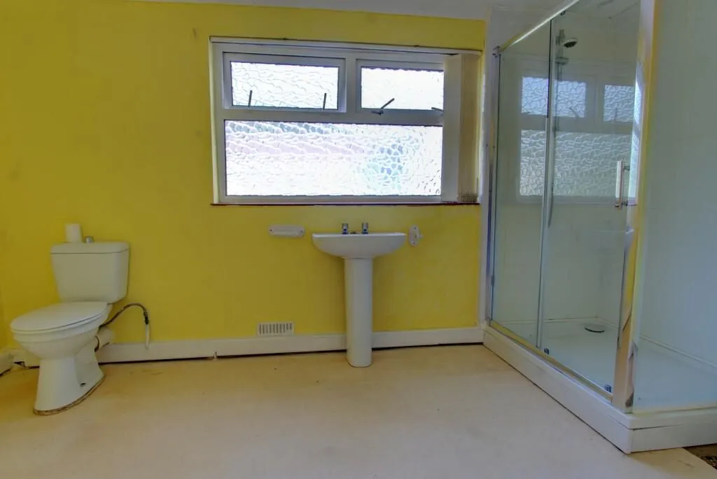 Skewen, Neath, West Glamorgan, SA10 6HB - Online Properties